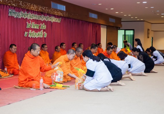 ภาพกิจกรรม คณะวิทยาศาสตร์และเทคโนโลยี เข้าร่วมทำบุญตักบาตรวันคล้ายวันสถาปนามหาวิทยาลัยราชภัฏกำแพงเพชร