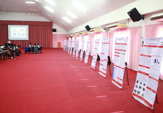 ภาพกิจกรรม โปรแกรมวิชาเคมี จัดกิจกรรมการนำเสนอผลงานวิจัยทางเคมี