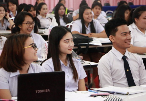 ภาพกิจกรรม โปรแกรมวิชาเคมี จัดกิจกรรมการนำเสนอผลงานวิจัยทางเคมี