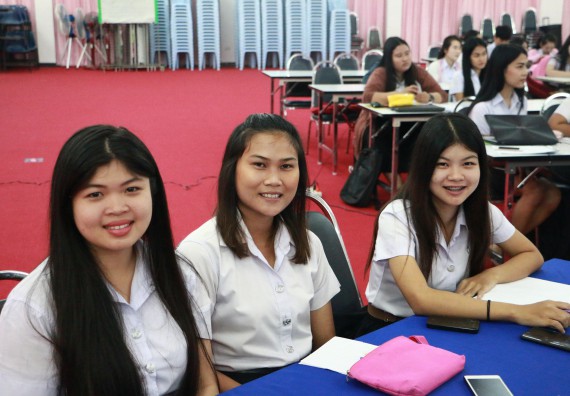 ภาพกิจกรรม โปรแกรมวิชาเคมี จัดกิจกรรมการนำเสนอผลงานวิจัยทางเคมี