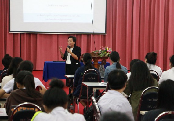 ภาพกิจกรรม โปรแกรมวิชาเคมี จัดกิจกรรมการนำเสนอผลงานวิจัยทางเคมี