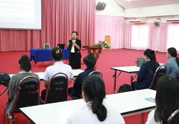 ภาพกิจกรรม โปรแกรมวิชาเคมี จัดกิจกรรมการนำเสนอผลงานวิจัยทางเคมี