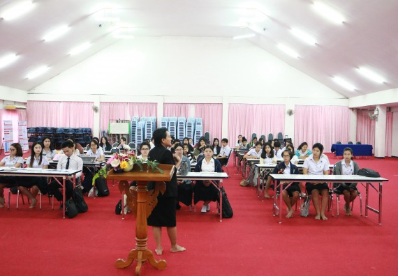 ภาพกิจกรรม โปรแกรมวิชาเคมี จัดกิจกรรมการนำเสนอผลงานวิจัยทางเคมี