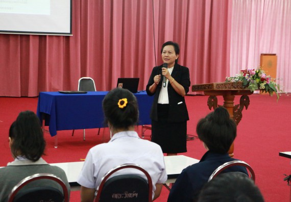 ภาพกิจกรรม โปรแกรมวิชาเคมี จัดกิจกรรมการนำเสนอผลงานวิจัยทางเคมี