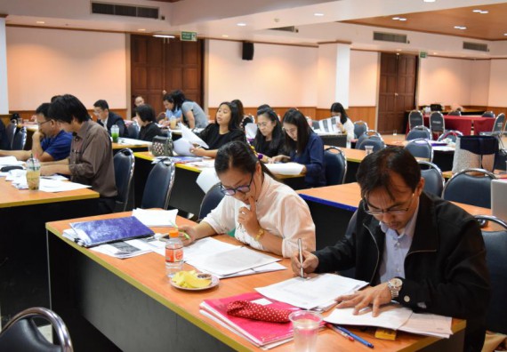 ภาพกิจกรรม คณะวิทยาศาสตร์และเทคโนโลยี เข้าร่วมอบรมเชิงปฏิบัติการตามโครงการ 1 อาจารย์ 1 ผลงานวิชาการด้านงานวิจัย เรื่อง จริยธรรมการวิจัยในมนุษย์ : การเขียนโครงการวิจัยและการขอรับรอง