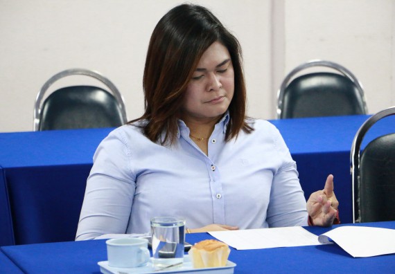 ภาพกิจกรรม คณะวิทยาศาสตร์และเทคโนโลยี เข้ารับการตรวจสอบประเมินผลการวางระบบการควบคุมภายใน ประจำปี 2560