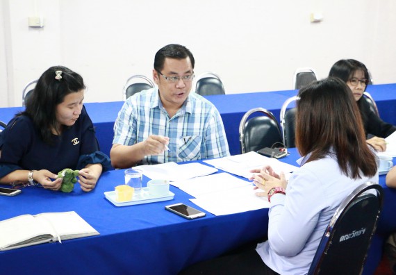 ภาพกิจกรรม คณะวิทยาศาสตร์และเทคโนโลยี เข้ารับการตรวจสอบประเมินผลการวางระบบการควบคุมภายใน ประจำปี 2560