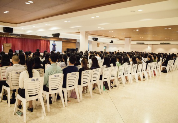 ภาพกิจกรรม พิธีฝึกซ้อมรับพระราชทานปริญญาบัตร  คณะวิทยาศาสตร์และเทคโนโลยี | วันที่ 6  พฤศจิกายน 2560