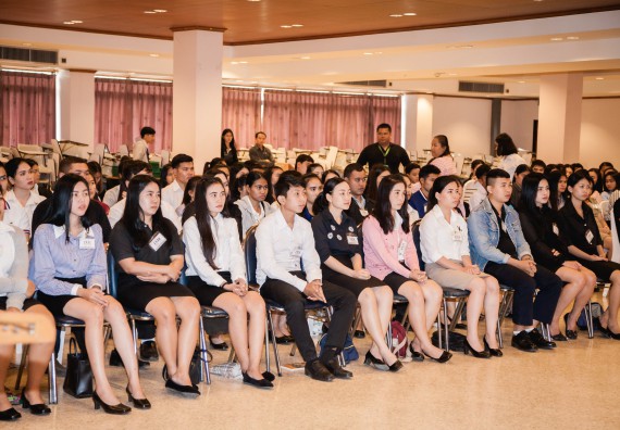 ภาพกิจกรรม พิธีฝึกซ้อมรับพระราชทานปริญญาบัตร  คณะวิทยาศาสตร์และเทคโนโลยี | วันที่ 6  พฤศจิกายน 2560