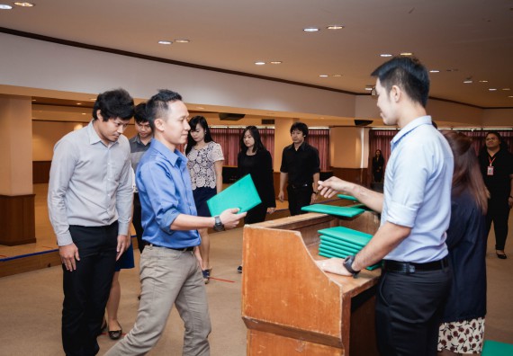 ภาพกิจกรรม พิธีฝึกซ้อมรับพระราชทานปริญญาบัตร  คณะวิทยาศาสตร์และเทคโนโลยี | วันที่ 6  พฤศจิกายน 2560