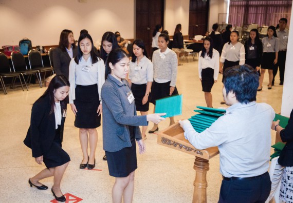 ภาพกิจกรรม พิธีฝึกซ้อมรับพระราชทานปริญญาบัตร  คณะวิทยาศาสตร์และเทคโนโลยี | วันที่ 6  พฤศจิกายน 2560