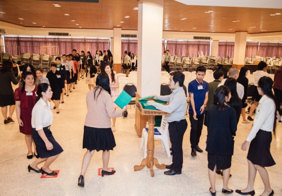 ภาพกิจกรรม พิธีฝึกซ้อมรับพระราชทานปริญญาบัตร  คณะวิทยาศาสตร์และเทคโนโลยี | วันที่ 6  พฤศจิกายน 2560