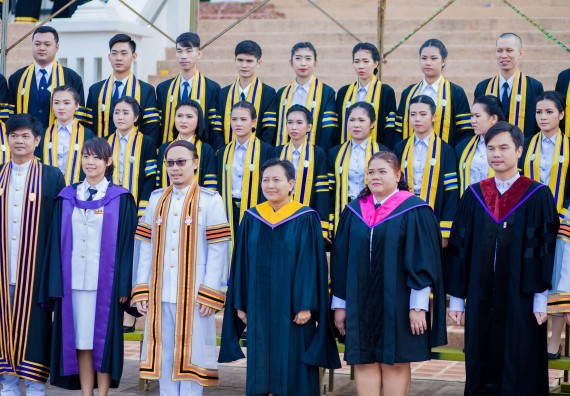 ภาพกิจกรรม พิธีฝึกซ้อมรับพระราชทานปริญญาบัตร คณะวิทยาศาสตร์และเทคโนโลยี | วันที่ 7 พฤศจิกายน 2560