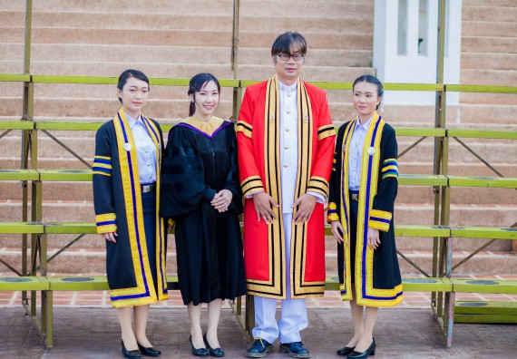 ภาพกิจกรรม พิธีฝึกซ้อมรับพระราชทานปริญญาบัตร คณะวิทยาศาสตร์และเทคโนโลยี | วันที่ 7 พฤศจิกายน 2560