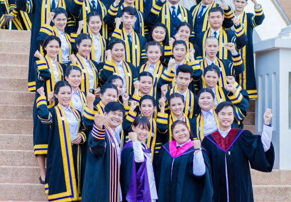 ภาพกิจกรรม พิธีฝึกซ้อมรับพระราชทานปริญญาบัตร คณะวิทยาศาสตร์และเทคโนโลยี | วันที่ 7 พฤศจิกายน 2560