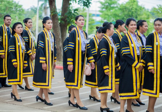 ภาพกิจกรรม พิธีฝึกซ้อมรับพระราชทานปริญญาบัตร และพิธีแสดงความยินดีกับบัณฑิตดีเด่น คณะวิทยาศาสตร์และเทคโนโลยี | วันที่ 8 พฤศจิกายน 2560