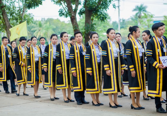 ภาพกิจกรรม พิธีฝึกซ้อมรับพระราชทานปริญญาบัตร และพิธีแสดงความยินดีกับบัณฑิตดีเด่น คณะวิทยาศาสตร์และเทคโนโลยี | วันที่ 8 พฤศจิกายน 2560