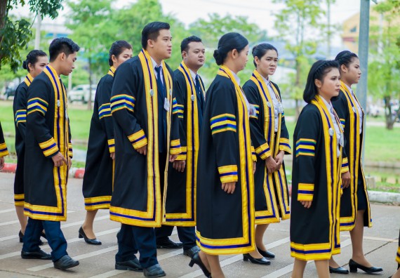 ภาพกิจกรรม พิธีฝึกซ้อมรับพระราชทานปริญญาบัตร และพิธีแสดงความยินดีกับบัณฑิตดีเด่น คณะวิทยาศาสตร์และเทคโนโลยี | วันที่ 8 พฤศจิกายน 2560
