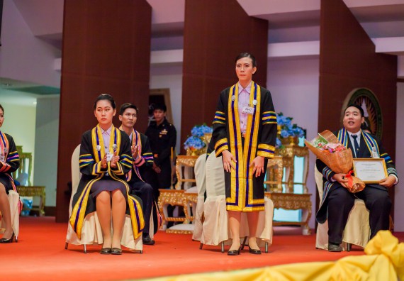ภาพกิจกรรม พิธีฝึกซ้อมรับพระราชทานปริญญาบัตร และพิธีแสดงความยินดีกับบัณฑิตดีเด่น คณะวิทยาศาสตร์และเทคโนโลยี | วันที่ 8 พฤศจิกายน 2560
