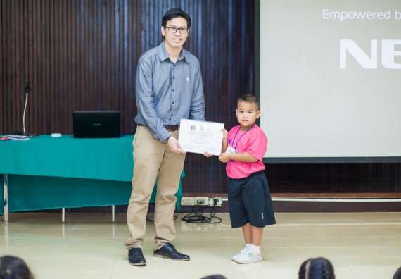 ภาพกิจกรรม คณะวิทยาศาสตร์และเทคโนโลยี จัดกิจกรรมค่ายวิทยาศาสตร์โรงเรียนสาธิตฯ ระดับชั้นอนุบาล