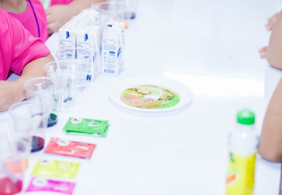 ภาพกิจกรรม คณะวิทยาศาสตร์และเทคโนโลยี จัดกิจกรรมค่ายวิทยาศาสตร์โรงเรียนสาธิตฯ ระดับชั้นอนุบาล