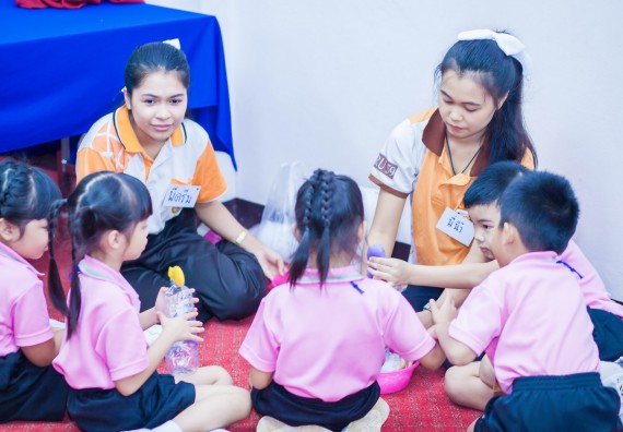 ภาพกิจกรรม คณะวิทยาศาสตร์และเทคโนโลยี จัดกิจกรรมค่ายวิทยาศาสตร์โรงเรียนสาธิตฯ ระดับชั้นอนุบาล