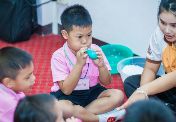 ภาพกิจกรรม คณะวิทยาศาสตร์และเทคโนโลยี จัดกิจกรรมค่ายวิทยาศาสตร์โรงเรียนสาธิตฯ ระดับชั้นอนุบาล