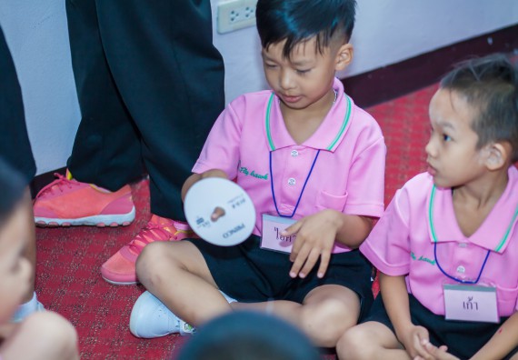 ภาพกิจกรรม คณะวิทยาศาสตร์และเทคโนโลยี จัดกิจกรรมค่ายวิทยาศาสตร์โรงเรียนสาธิตฯ ระดับชั้นอนุบาล