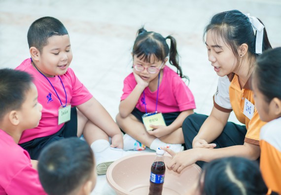 ภาพกิจกรรม คณะวิทยาศาสตร์และเทคโนโลยี จัดกิจกรรมค่ายวิทยาศาสตร์โรงเรียนสาธิตฯ ระดับชั้นอนุบาล