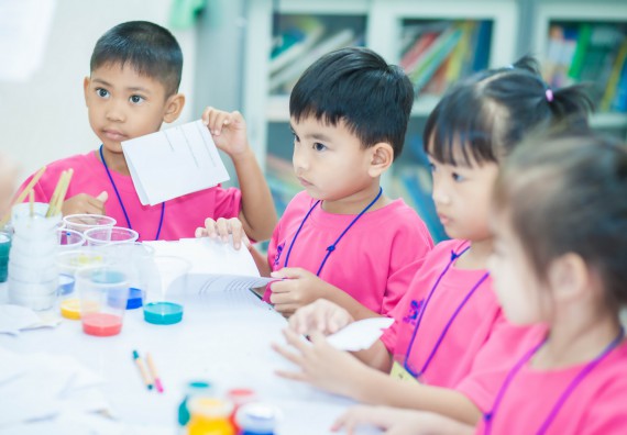 ภาพกิจกรรม คณะวิทยาศาสตร์และเทคโนโลยี จัดกิจกรรมค่ายวิทยาศาสตร์โรงเรียนสาธิตฯ ระดับชั้นอนุบาล