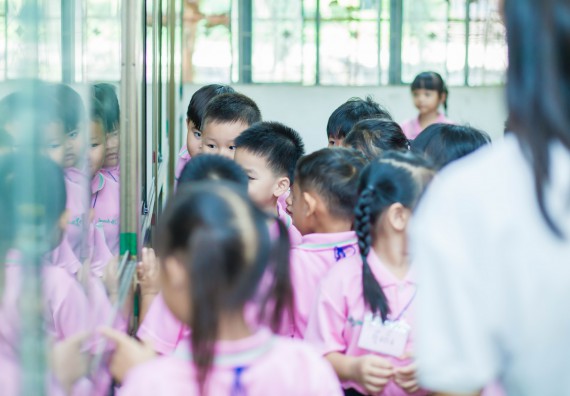 ภาพกิจกรรม คณะวิทยาศาสตร์และเทคโนโลยี จัดกิจกรรมค่ายวิทยาศาสตร์โรงเรียนสาธิตฯ ระดับชั้นอนุบาล