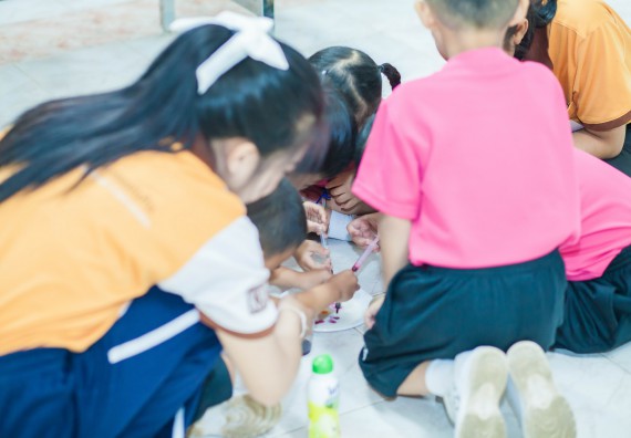 ภาพกิจกรรม คณะวิทยาศาสตร์และเทคโนโลยี จัดกิจกรรมค่ายวิทยาศาสตร์โรงเรียนสาธิตฯ ระดับชั้นอนุบาล