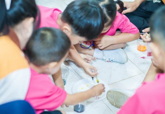 ภาพกิจกรรม คณะวิทยาศาสตร์และเทคโนโลยี จัดกิจกรรมค่ายวิทยาศาสตร์โรงเรียนสาธิตฯ ระดับชั้นอนุบาล