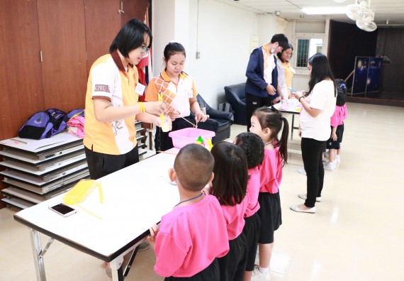 ภาพกิจกรรม คณะวิทยาศาสตร์และเทคโนโลยี จัดกิจกรรมค่ายวิทยาศาสตร์โรงเรียนสาธิตฯ ระดับชั้นอนุบาล