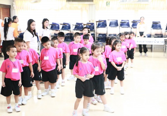 ภาพกิจกรรม คณะวิทยาศาสตร์และเทคโนโลยี จัดกิจกรรมค่ายวิทยาศาสตร์โรงเรียนสาธิตฯ ระดับชั้นอนุบาล