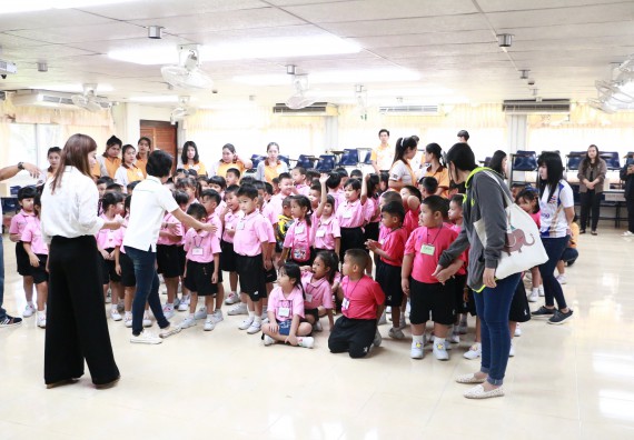 ภาพกิจกรรม คณะวิทยาศาสตร์และเทคโนโลยี จัดกิจกรรมค่ายวิทยาศาสตร์โรงเรียนสาธิตฯ ระดับชั้นอนุบาล