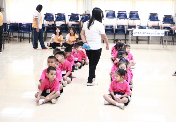 ภาพกิจกรรม คณะวิทยาศาสตร์และเทคโนโลยี จัดกิจกรรมค่ายวิทยาศาสตร์โรงเรียนสาธิตฯ ระดับชั้นอนุบาล