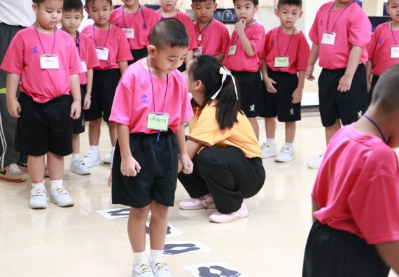 ภาพกิจกรรม คณะวิทยาศาสตร์และเทคโนโลยี จัดกิจกรรมค่ายวิทยาศาสตร์โรงเรียนสาธิตฯ ระดับชั้นอนุบาล