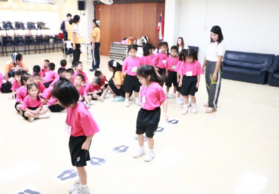 ภาพกิจกรรม คณะวิทยาศาสตร์และเทคโนโลยี จัดกิจกรรมค่ายวิทยาศาสตร์โรงเรียนสาธิตฯ ระดับชั้นอนุบาล