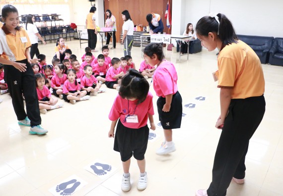 ภาพกิจกรรม คณะวิทยาศาสตร์และเทคโนโลยี จัดกิจกรรมค่ายวิทยาศาสตร์โรงเรียนสาธิตฯ ระดับชั้นอนุบาล