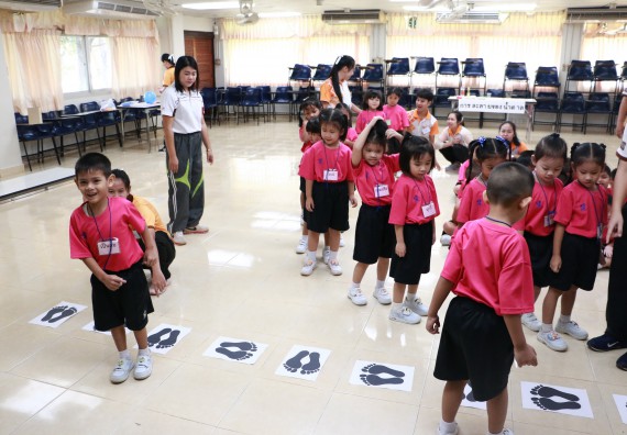 ภาพกิจกรรม คณะวิทยาศาสตร์และเทคโนโลยี จัดกิจกรรมค่ายวิทยาศาสตร์โรงเรียนสาธิตฯ ระดับชั้นอนุบาล