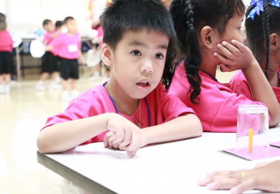 ภาพกิจกรรม คณะวิทยาศาสตร์และเทคโนโลยี จัดกิจกรรมค่ายวิทยาศาสตร์โรงเรียนสาธิตฯ ระดับชั้นอนุบาล