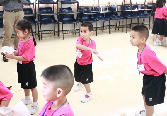 ภาพกิจกรรม คณะวิทยาศาสตร์และเทคโนโลยี จัดกิจกรรมค่ายวิทยาศาสตร์โรงเรียนสาธิตฯ ระดับชั้นอนุบาล