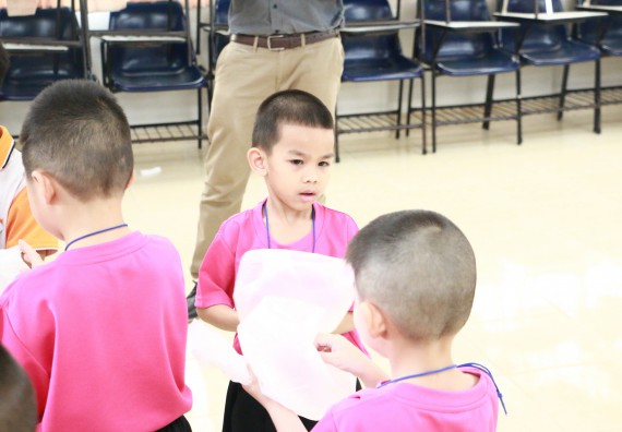 ภาพกิจกรรม คณะวิทยาศาสตร์และเทคโนโลยี จัดกิจกรรมค่ายวิทยาศาสตร์โรงเรียนสาธิตฯ ระดับชั้นอนุบาล