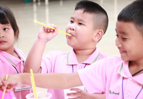 ภาพกิจกรรม คณะวิทยาศาสตร์และเทคโนโลยี จัดกิจกรรมค่ายวิทยาศาสตร์โรงเรียนสาธิตฯ ระดับชั้นอนุบาล