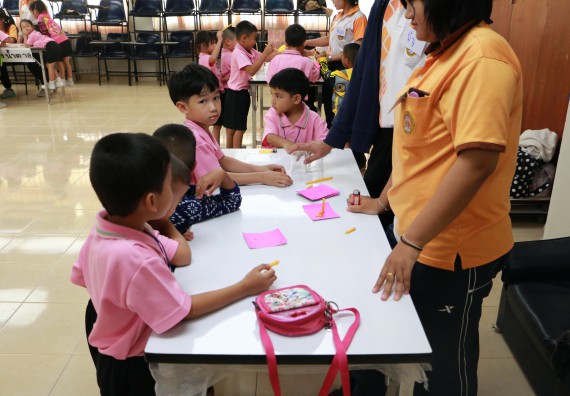 ภาพกิจกรรม คณะวิทยาศาสตร์และเทคโนโลยี จัดกิจกรรมค่ายวิทยาศาสตร์โรงเรียนสาธิตฯ ระดับชั้นอนุบาล