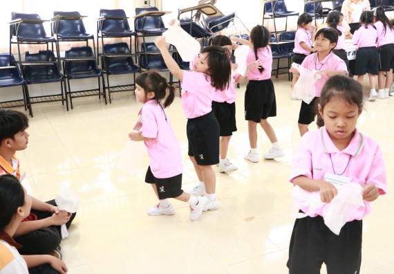 ภาพกิจกรรม คณะวิทยาศาสตร์และเทคโนโลยี จัดกิจกรรมค่ายวิทยาศาสตร์โรงเรียนสาธิตฯ ระดับชั้นอนุบาล