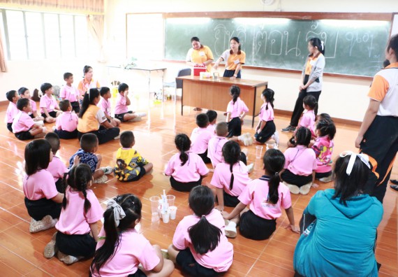 ภาพกิจกรรม คณะวิทยาศาสตร์และเทคโนโลยี จัดกิจกรรมค่ายวิทยาศาสตร์โรงเรียนสาธิตฯ ระดับชั้นอนุบาล