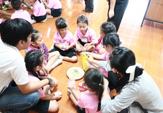 ภาพกิจกรรม คณะวิทยาศาสตร์และเทคโนโลยี จัดกิจกรรมค่ายวิทยาศาสตร์โรงเรียนสาธิตฯ ระดับชั้นอนุบาล