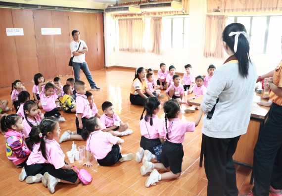 ภาพกิจกรรม คณะวิทยาศาสตร์และเทคโนโลยี จัดกิจกรรมค่ายวิทยาศาสตร์โรงเรียนสาธิตฯ ระดับชั้นอนุบาล
